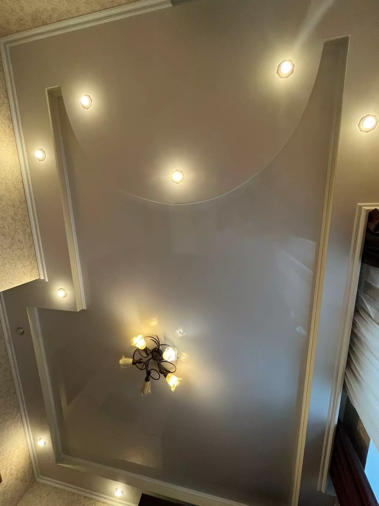 Абакан, проспект Дружбы народов, 33, фото 1